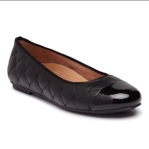 VIONIC Desiree Quilted Black Leather Flats 7M